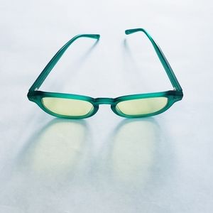 Green and Yellow Glasses